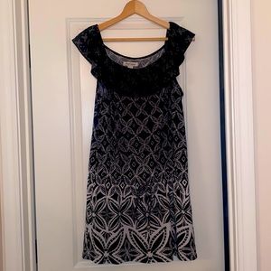 White House-Black Market size L tunic top.